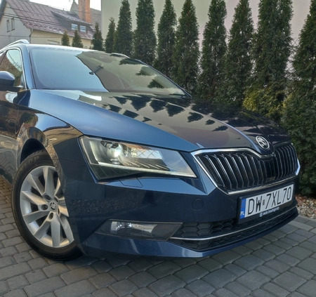 Skoda Superb cena 79900 przebieg: 170000, rok produkcji 2019 z Leśna małe 781